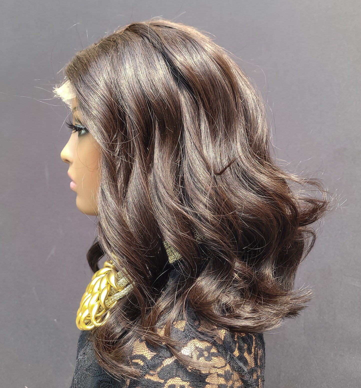 Item #008: Layered bob cut 5×5 Transparent Lace Closure Wig